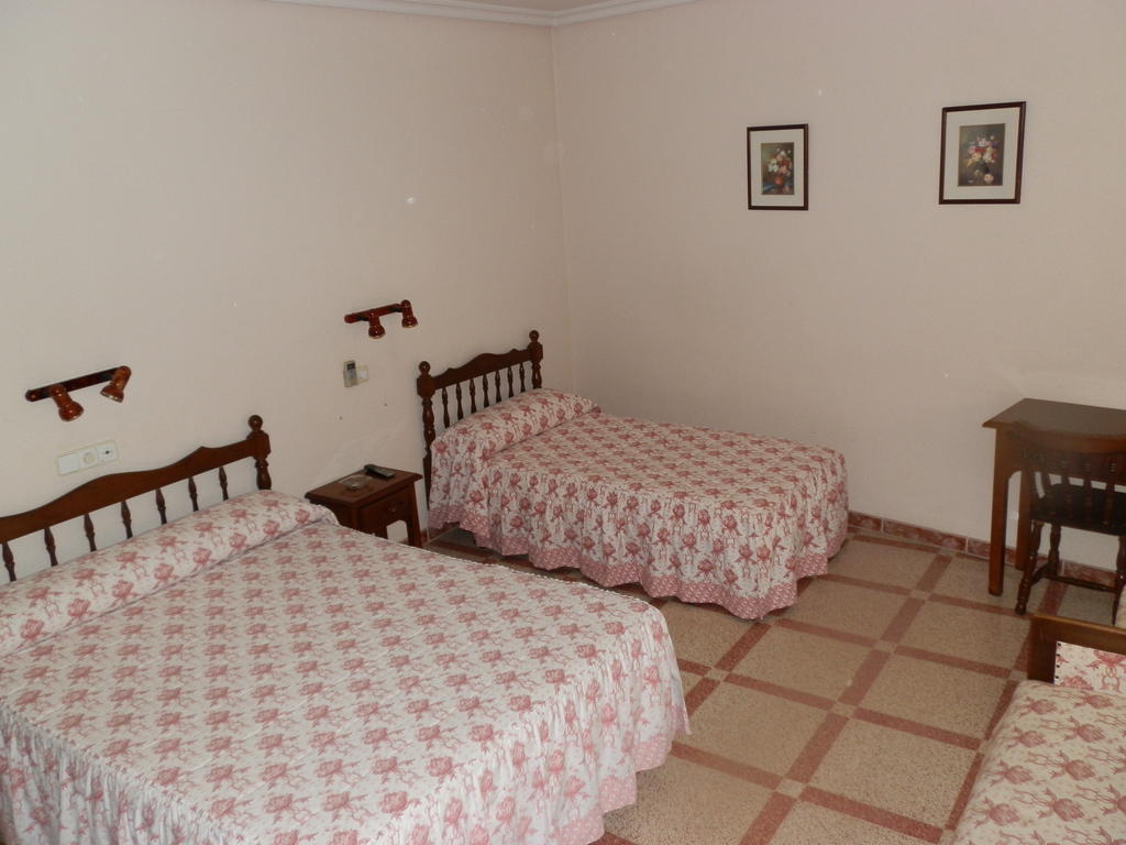 Hostal San Poul Consuegra Exteriör bild