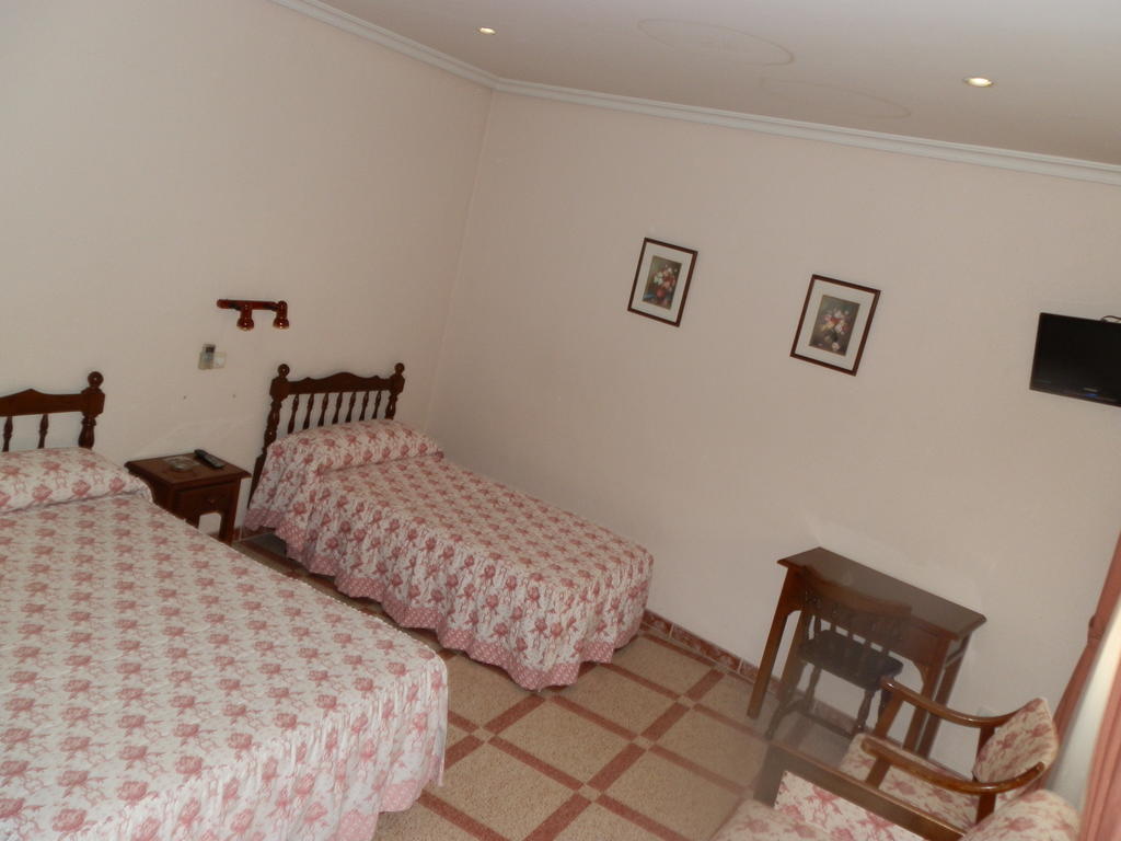 Hostal San Poul Consuegra Exteriör bild