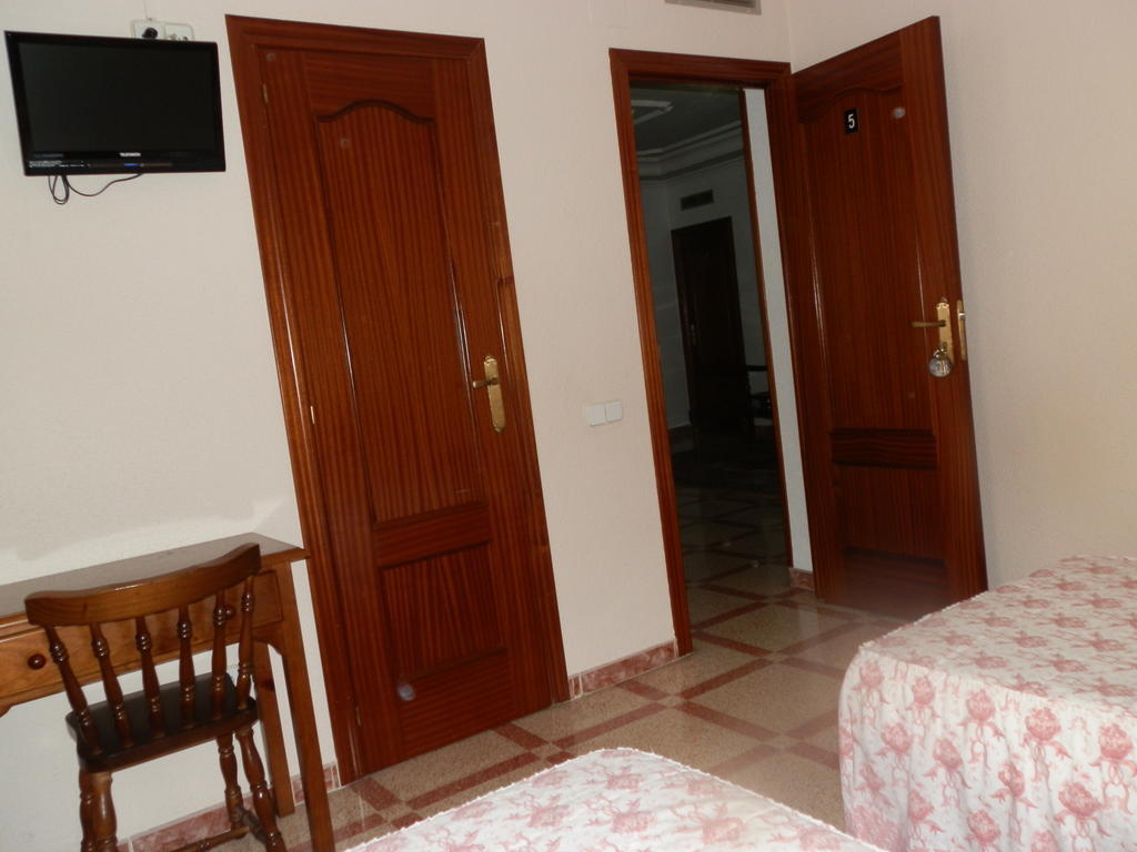 Hostal San Poul Consuegra Exteriör bild