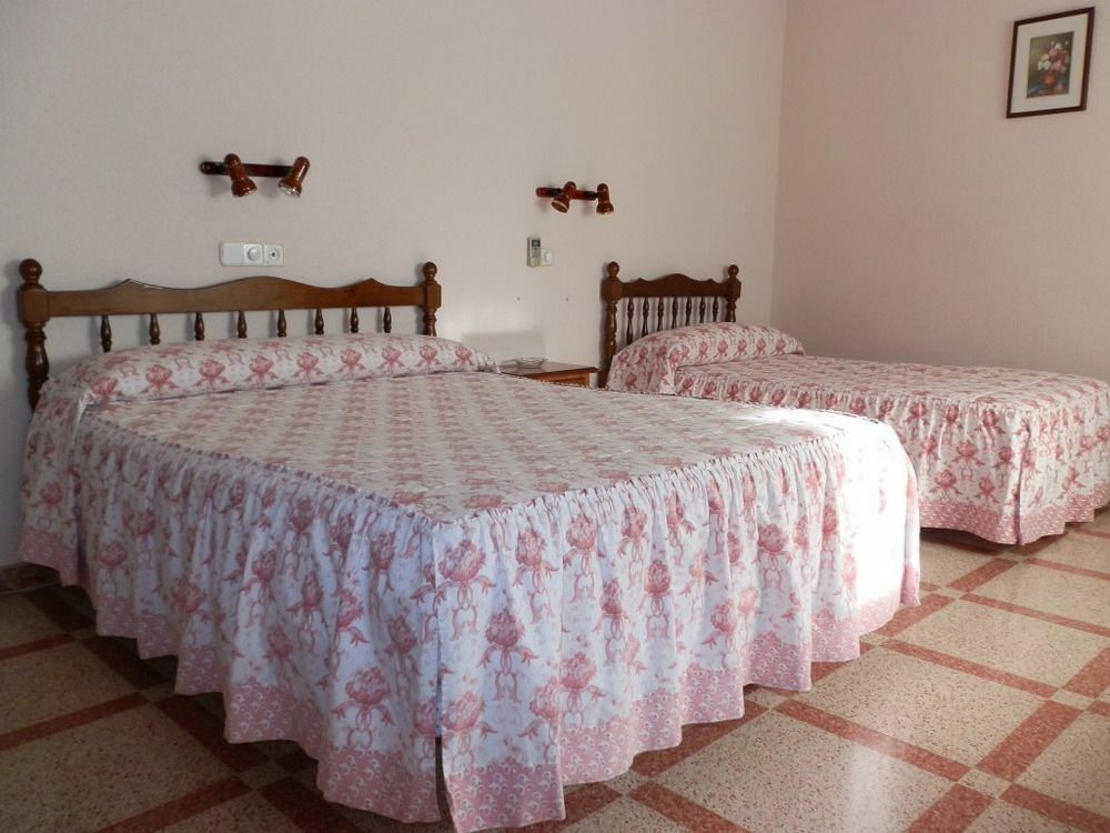 Hostal San Poul Consuegra Exteriör bild